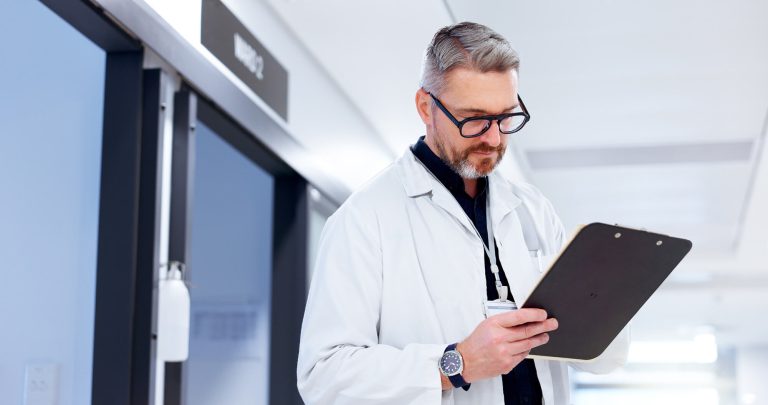 Why Surgical Scheduling Software Fixes OR Miscommunication